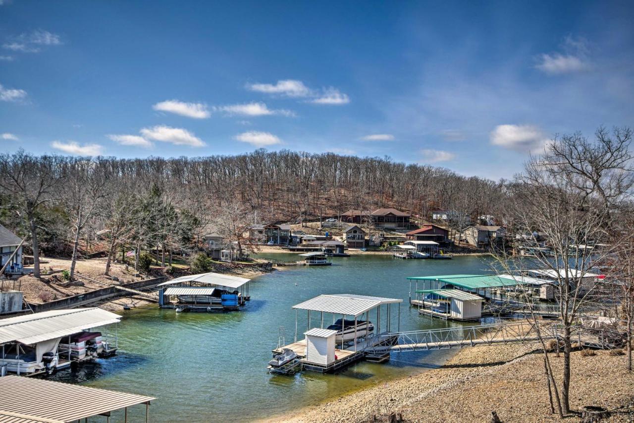 Lakefront Rocky Mount Home With Dock And Fire Pit エクステリア 写真