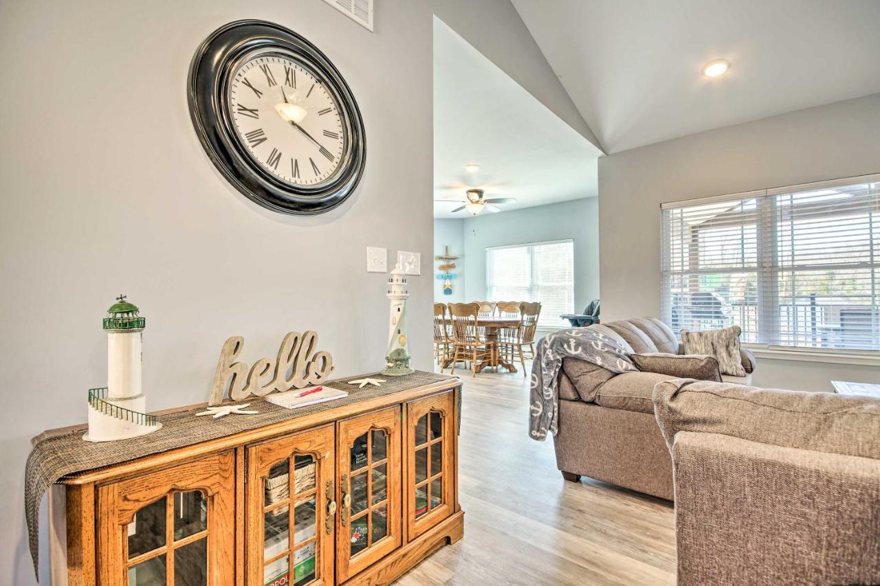Lakefront Rocky Mount Home With Dock And Fire Pit エクステリア 写真