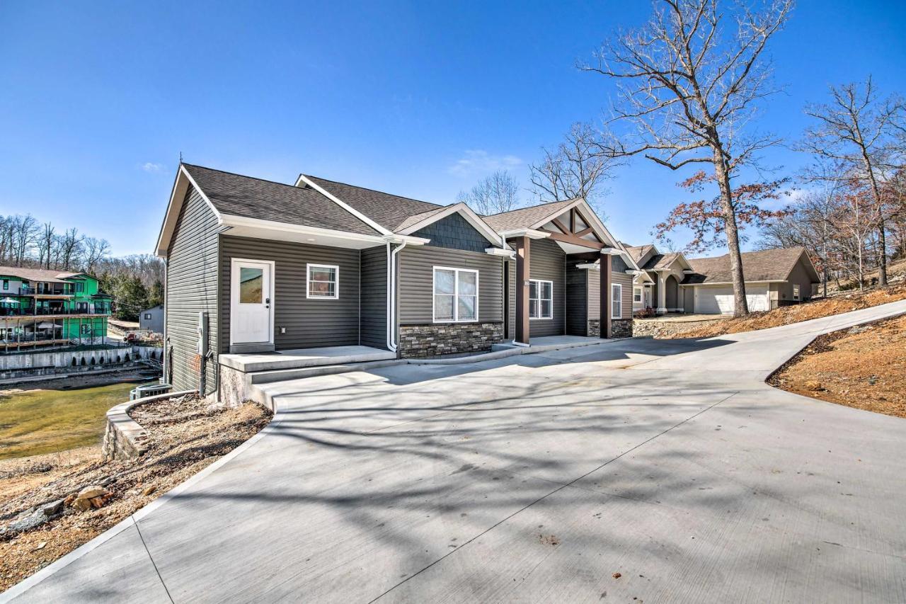 Lakefront Rocky Mount Home With Dock And Fire Pit エクステリア 写真